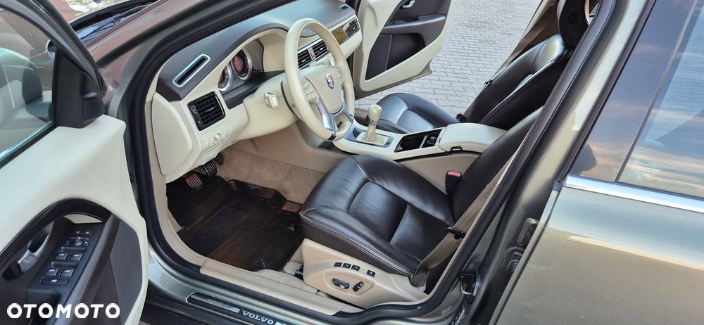 Volvo XC 70 D5 AWD Summum - 10