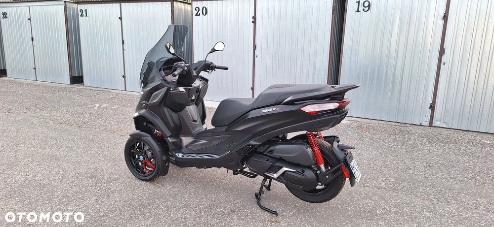 Piaggio MP-3 - 4