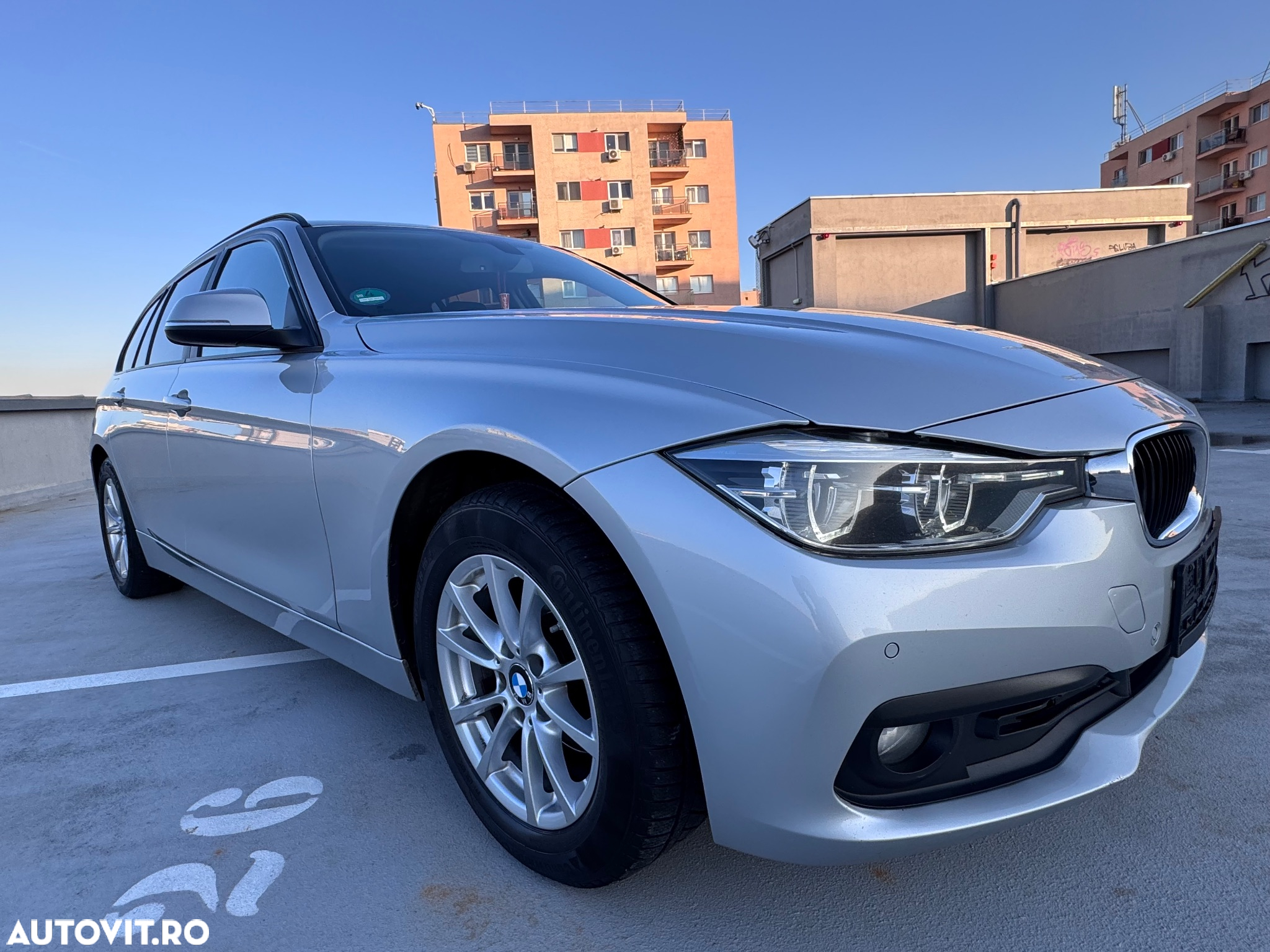 BMW Seria 3 318d Touring Aut. - 30