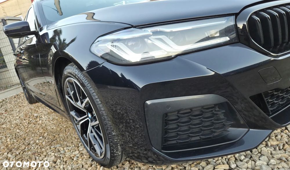 BMW Seria 5 520d xDrive Touring M Sport Edition - 35