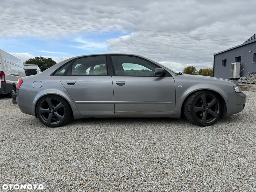 Audi A4 Limousine - 3