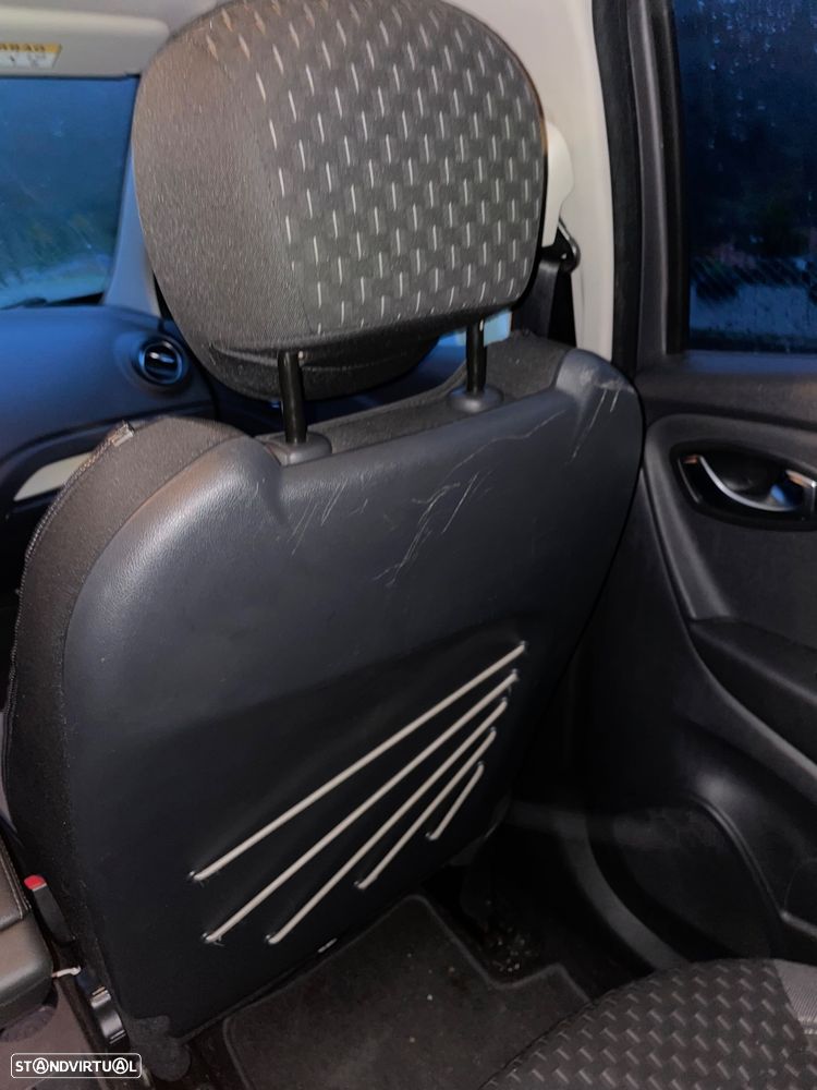 Renault Captur 1.5 dCi - 13