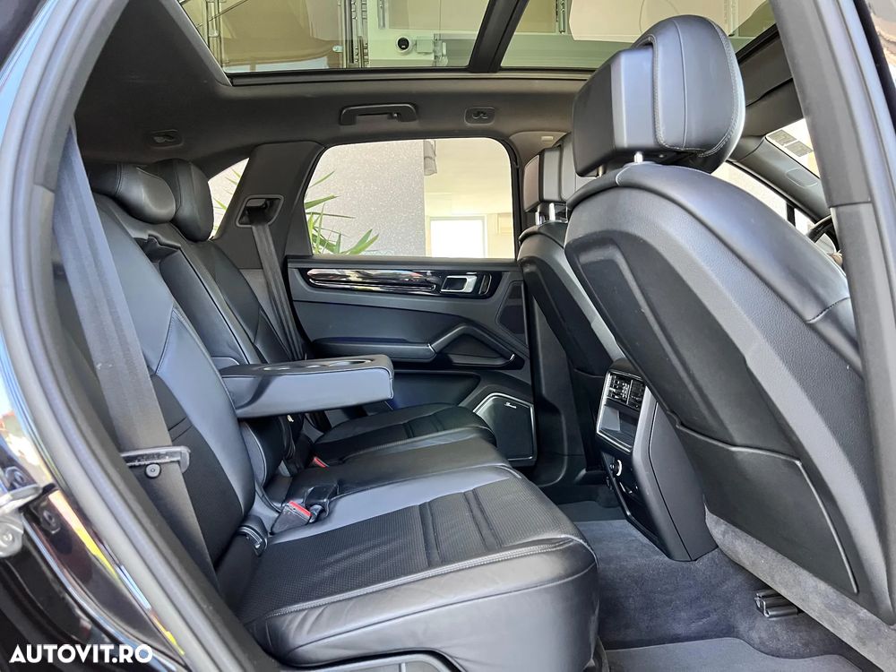 Porsche Cayenne - 11