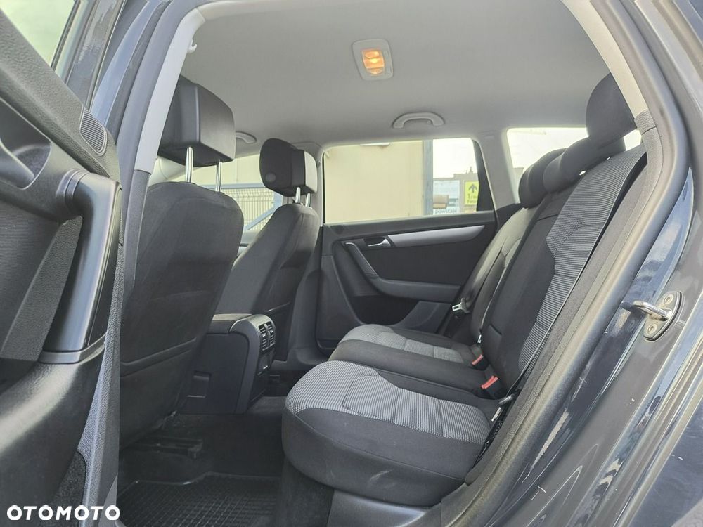 Volkswagen Passat - 15