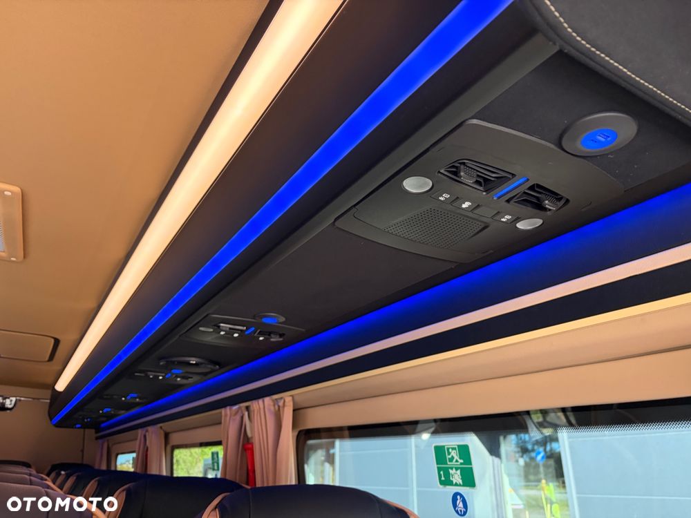 Mercedes-Benz Sprinter 519 - 23