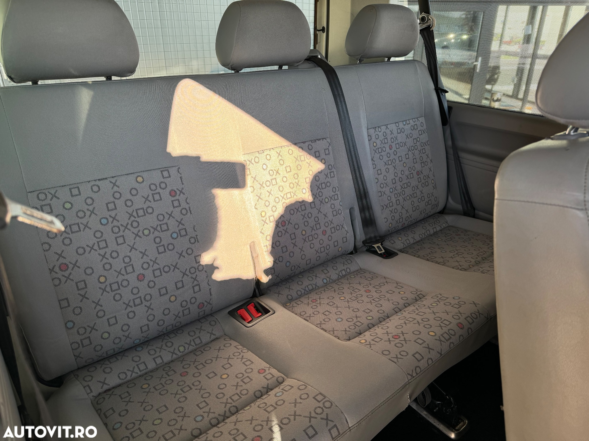 Volkswagen Caravelle - 18