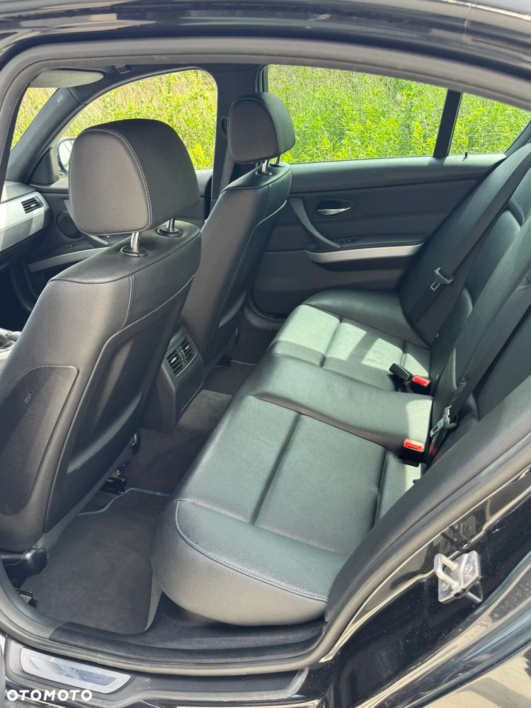 BMW Seria 3 335i - 11