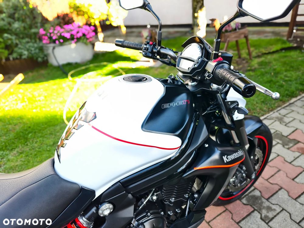 Kawasaki ER - 16