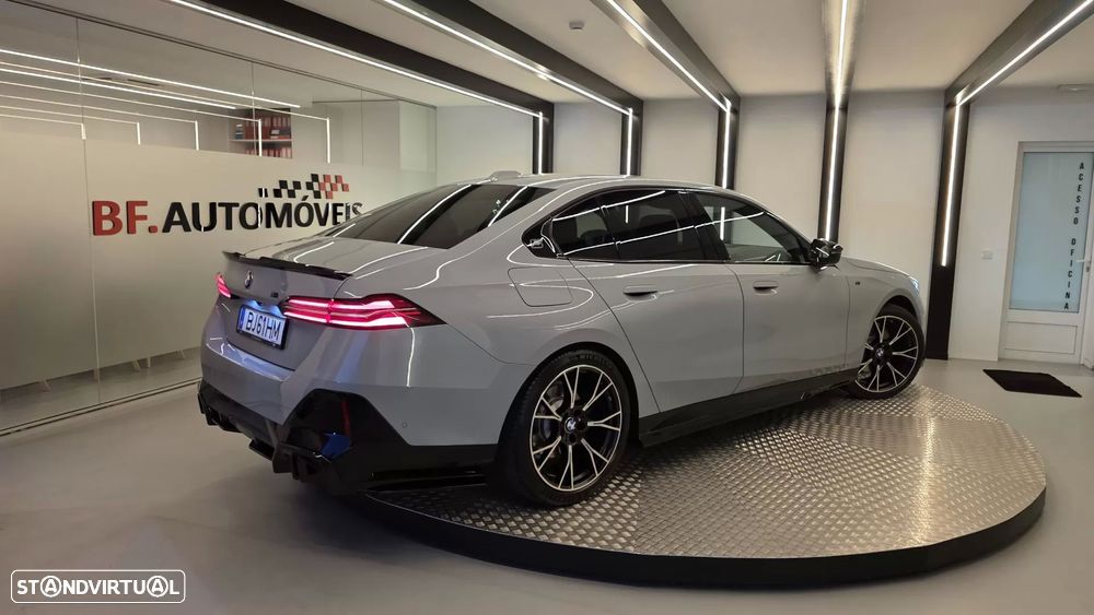 BMW 520 d Pack Desportivo M - 7