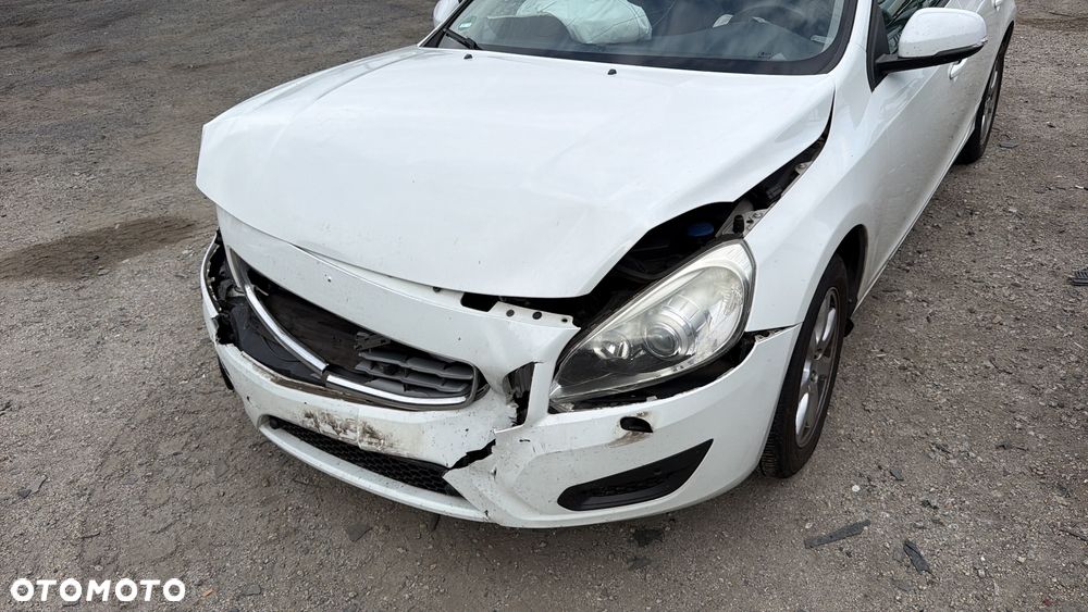 Volvo V60 2012 photo 2
