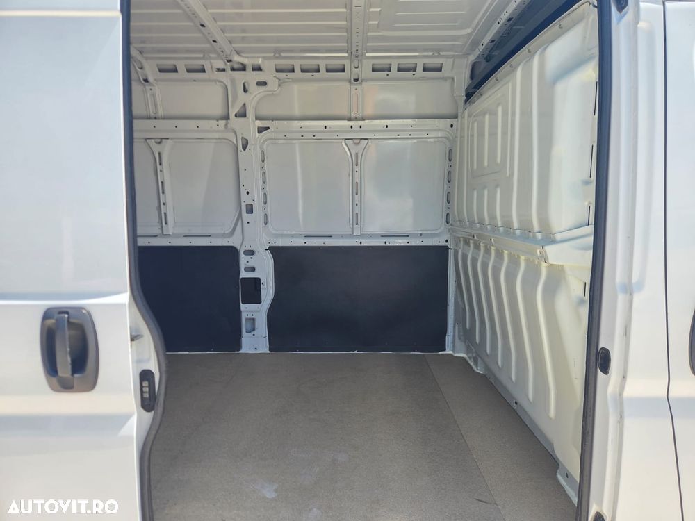 Peugeot Boxer L4H2 Premium Edition - 15