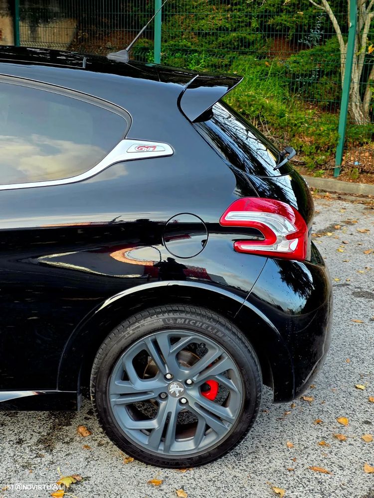 Peugeot 208 GTI 200 THP - 19