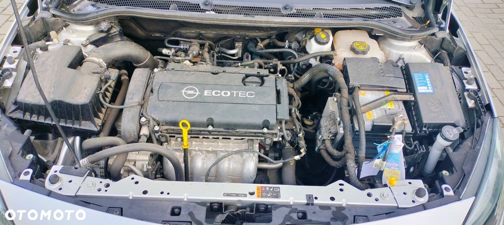 Opel Astra IV 1.6 Cosmo - 36