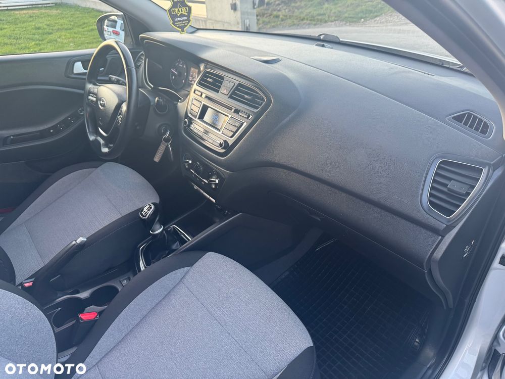 Hyundai i20 1.1 CRDi 5 Star Edition - 27