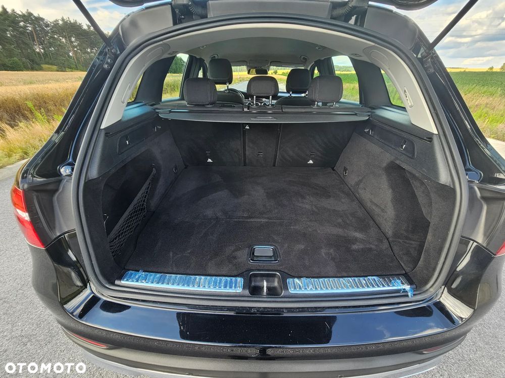 Mercedes-Benz GLC - 21