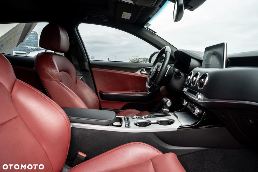 Kia Stinger - 13