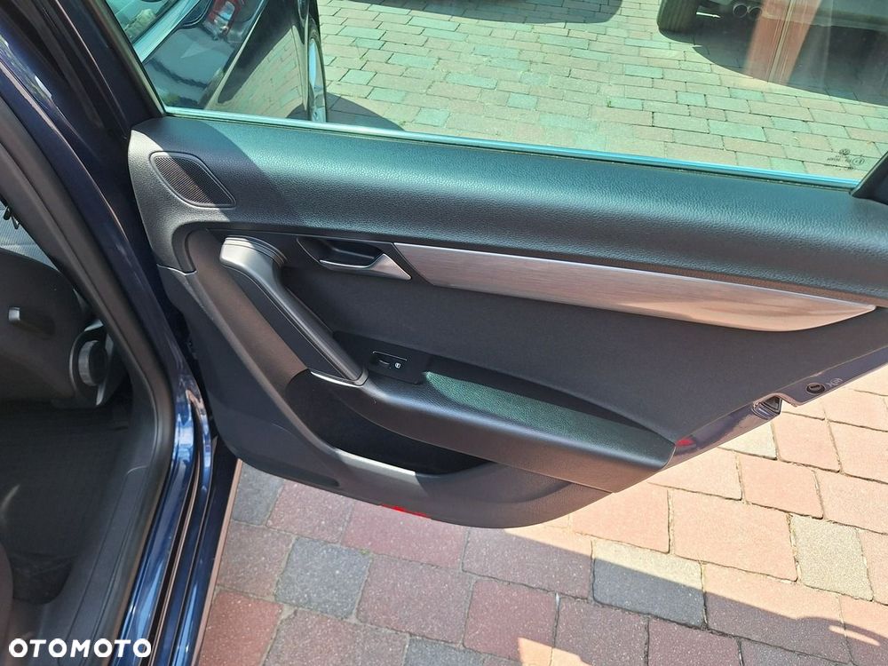 Volkswagen Passat - 18