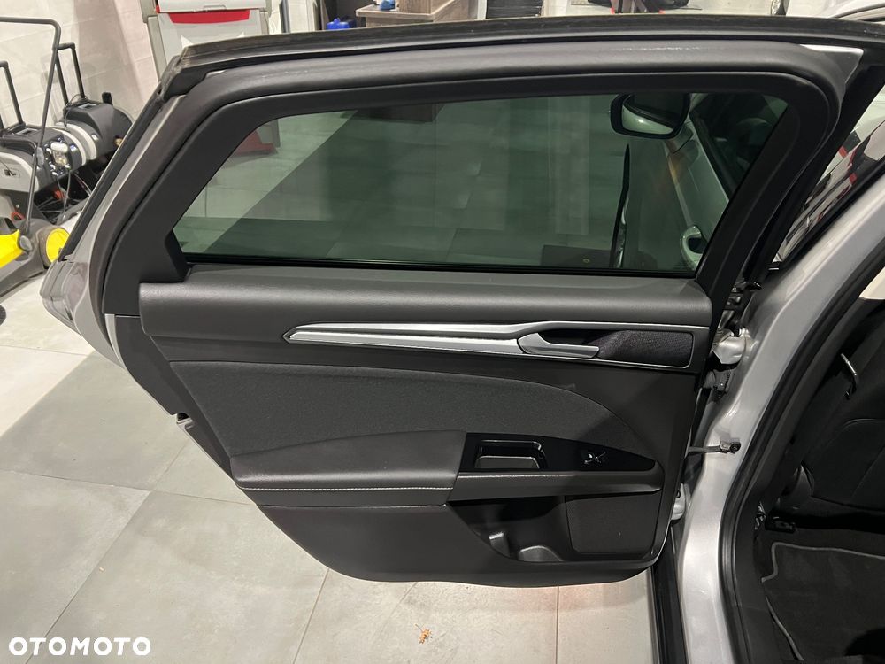 Ford Mondeo - 17