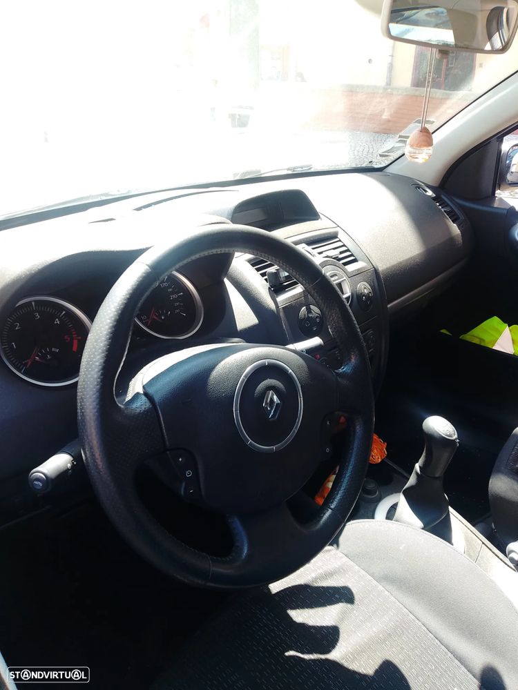 Renault Mégane 1.5 dCi Confort - 13