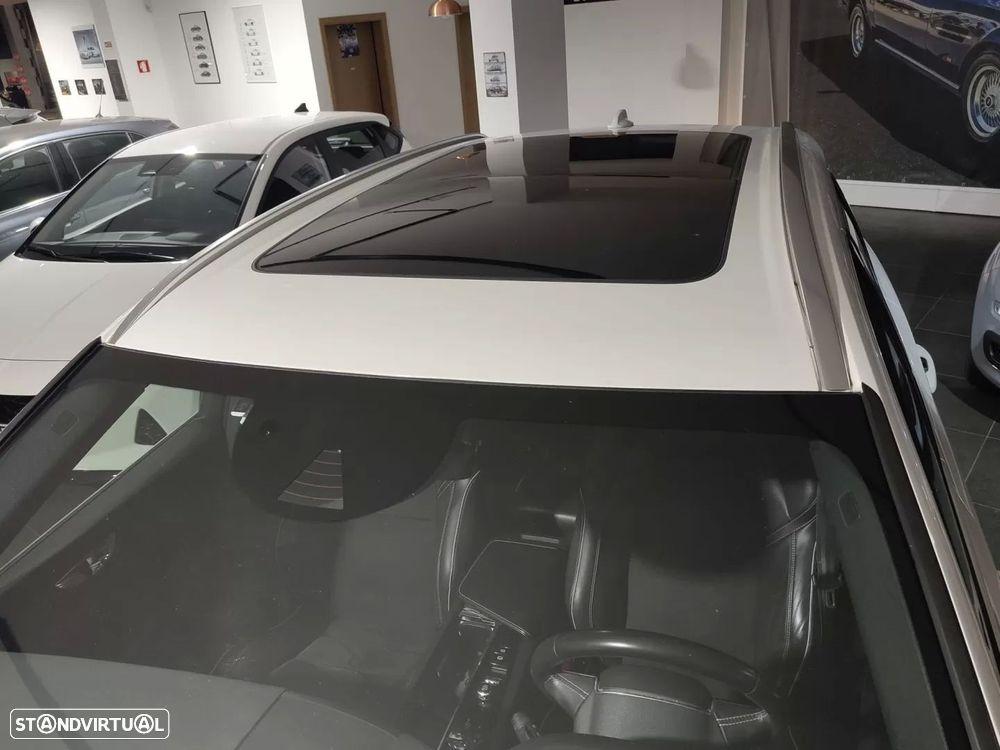 Volvo XC 60 2.0 T8 PHEV R-Design AWD - 7