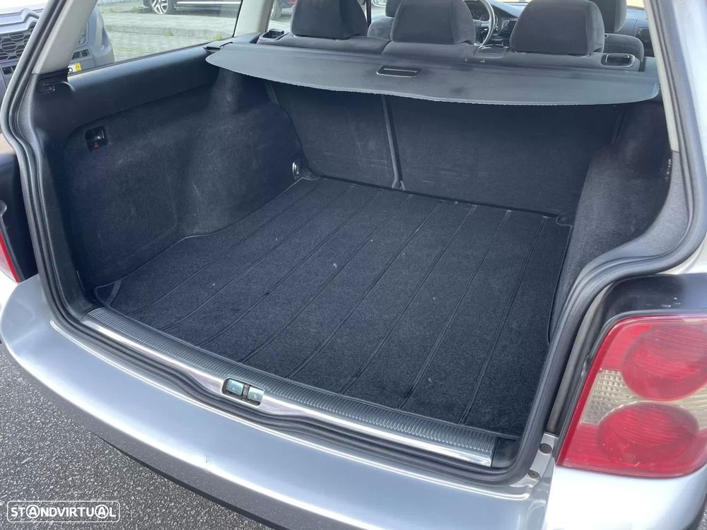 VW Passat Variant 1.9 TDi Confortline - 22