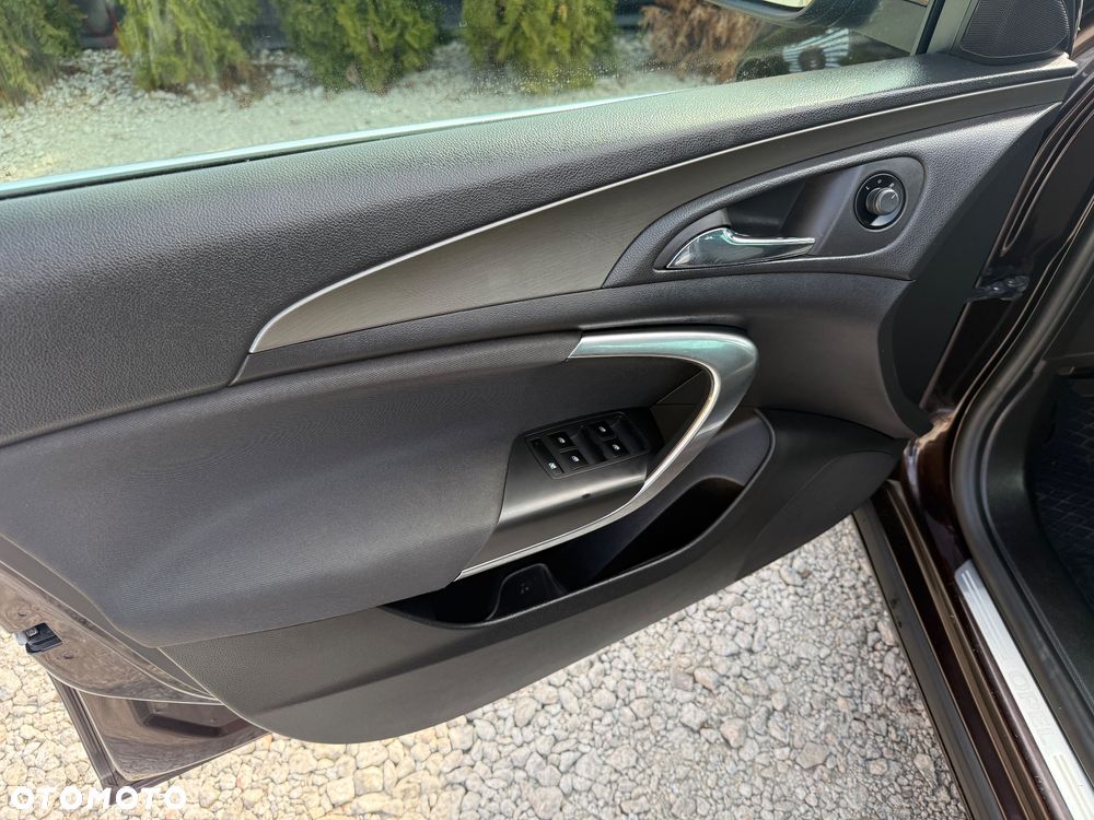 Opel Insignia - 16