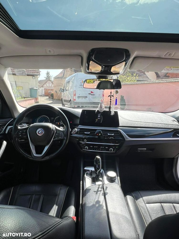 BMW Seria 5 530d xDrive AT - 12
