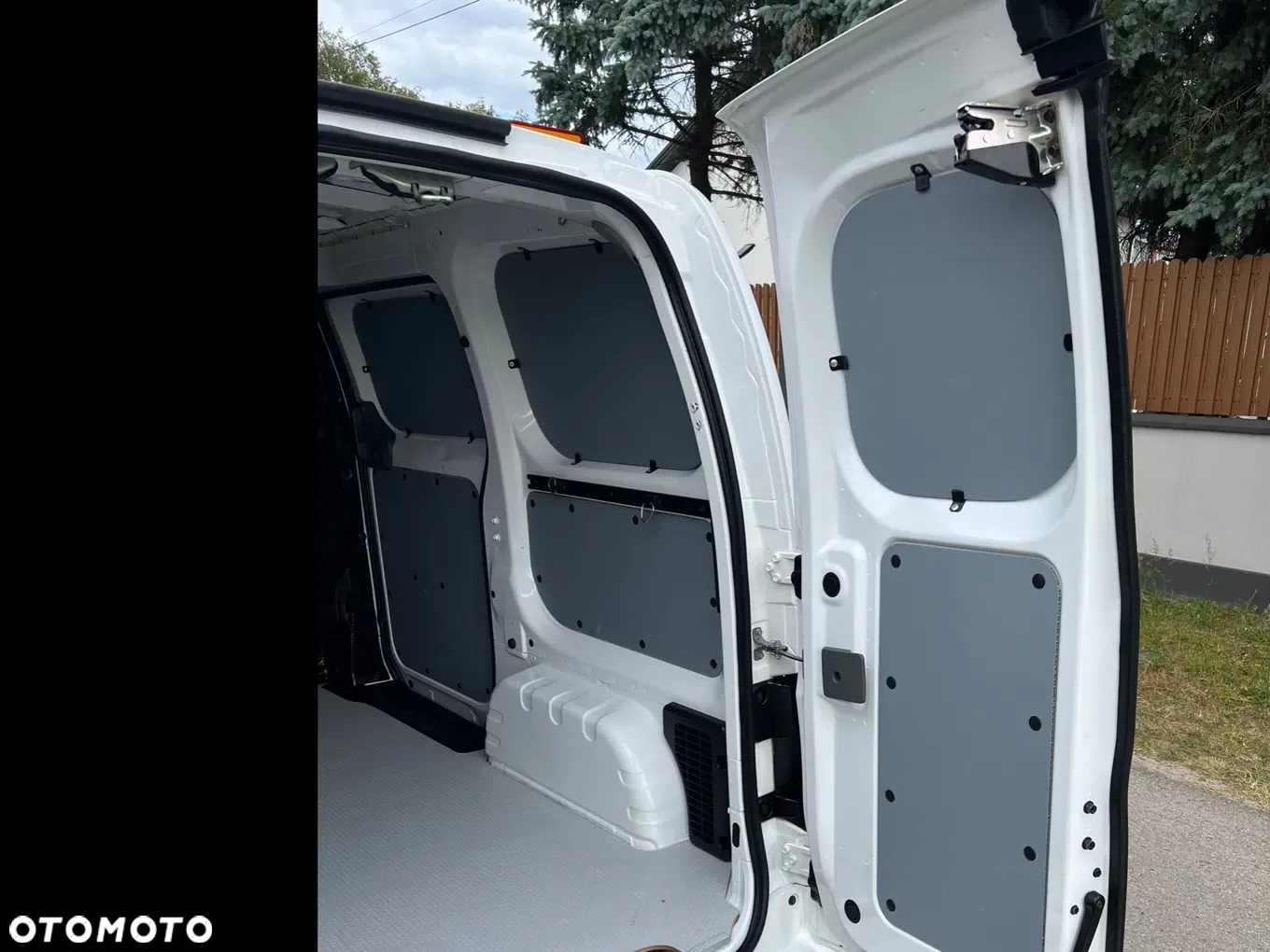 Nissan NV200 - 31