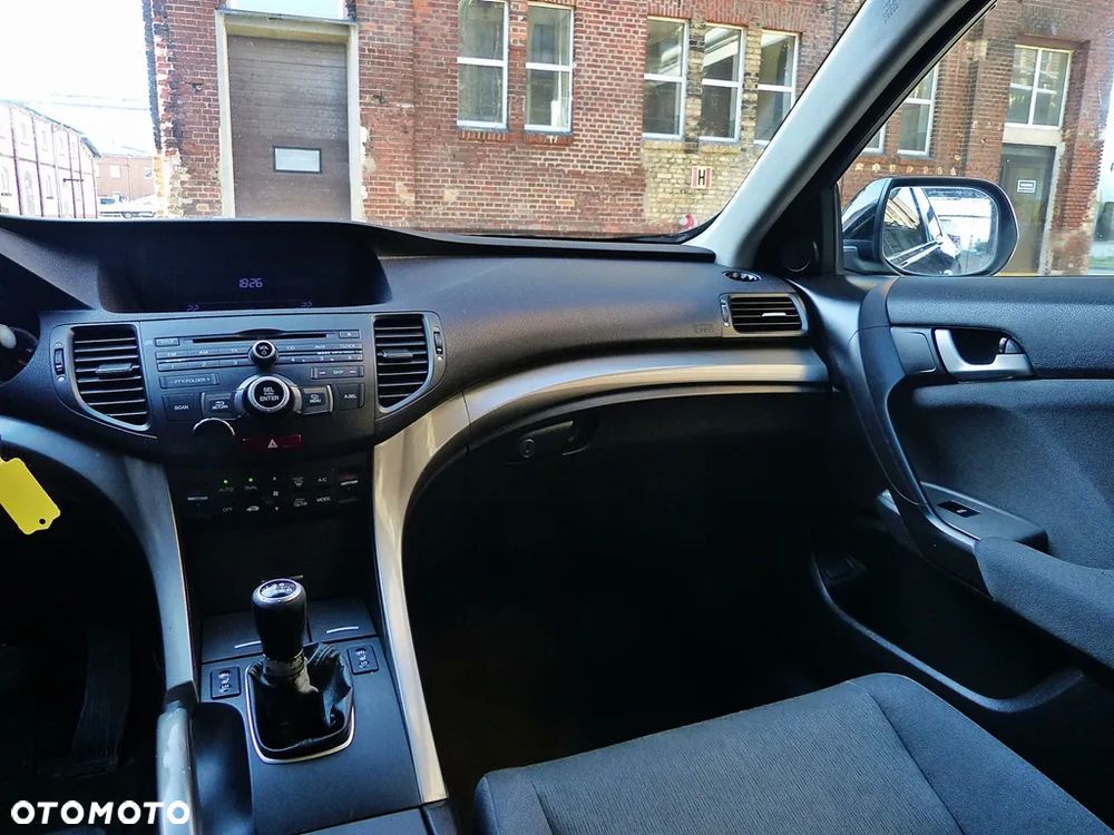 Honda Accord 2.0 Executive - 37