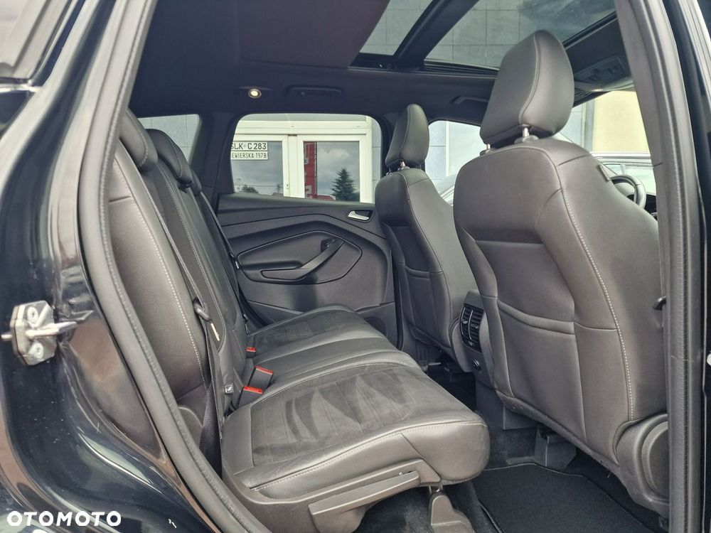 Ford Kuga 1.5 EcoBoost 2x4 ST-Line - 24