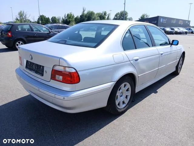 BMW Seria 5 525i - 4