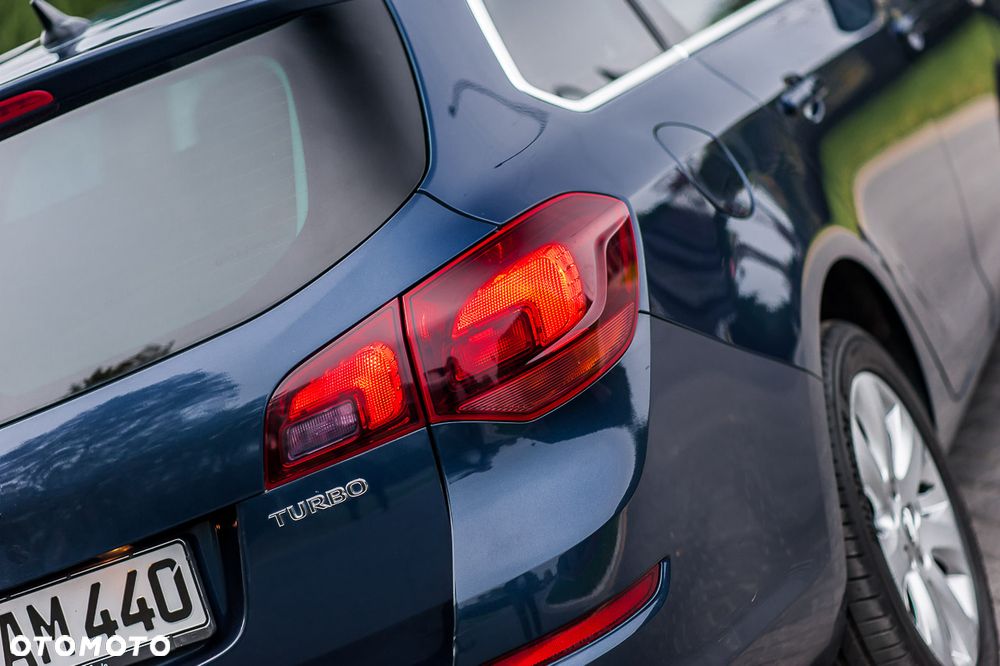 Opel Astra 1.6 T Cosmo - 16