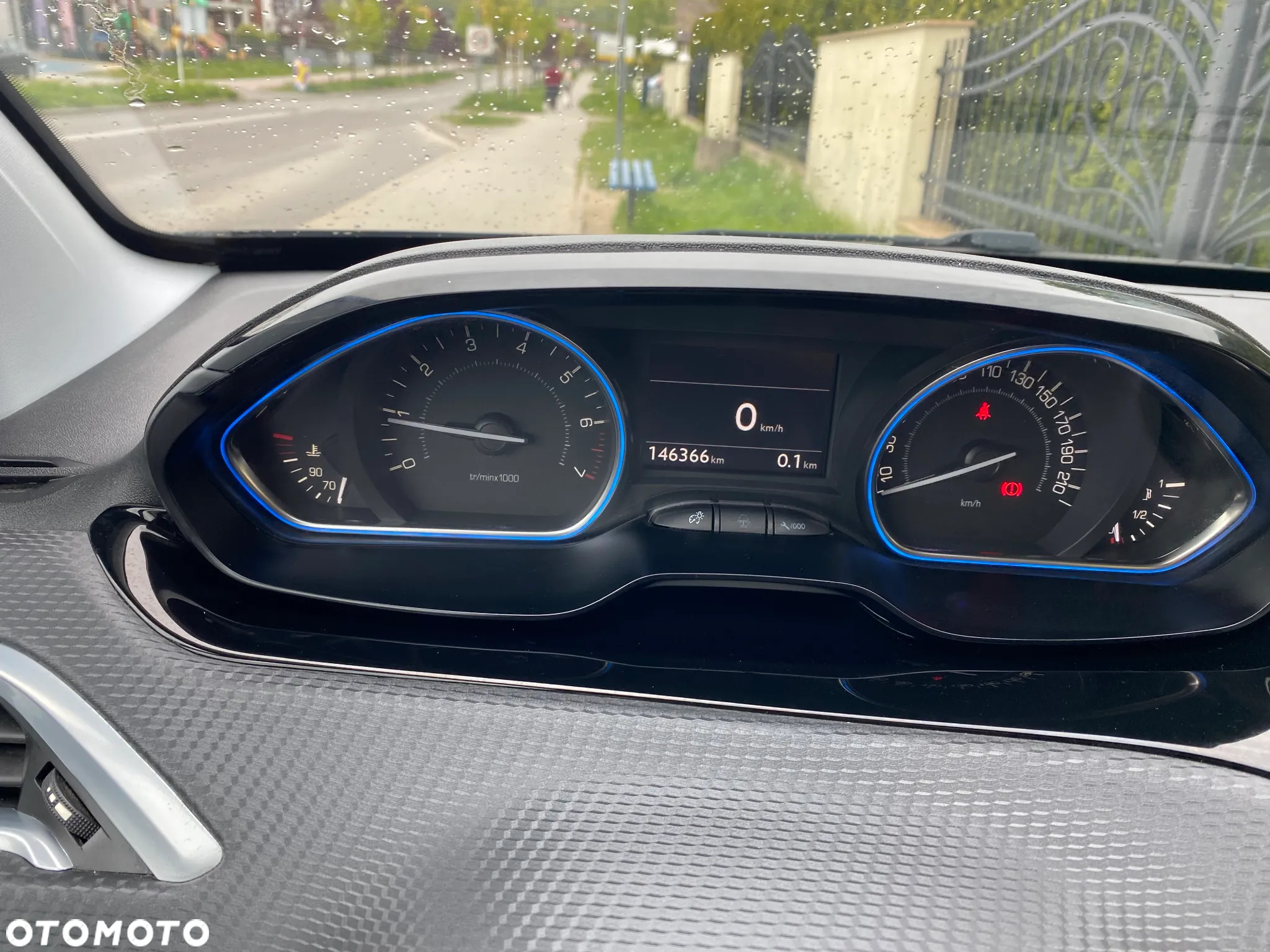 Peugeot 2008 1.2 Pure Tech Allure S&S - 25