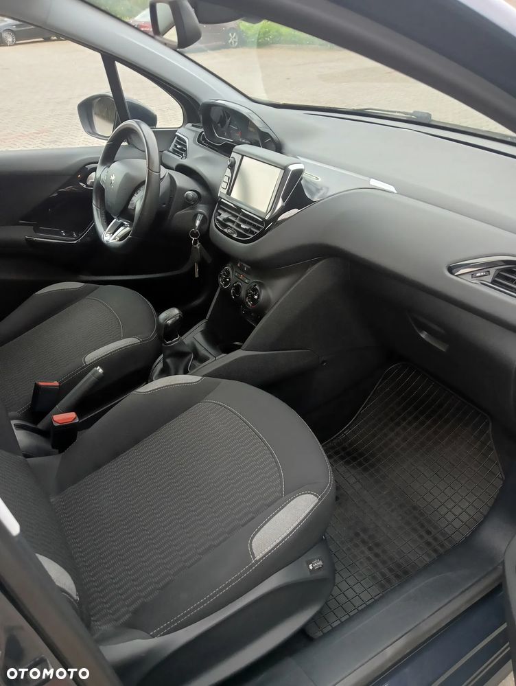 Peugeot 208 1.2 VTi Allure - 5