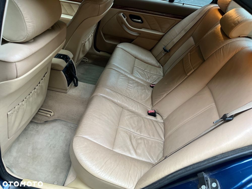 BMW Seria 5 520i - 14