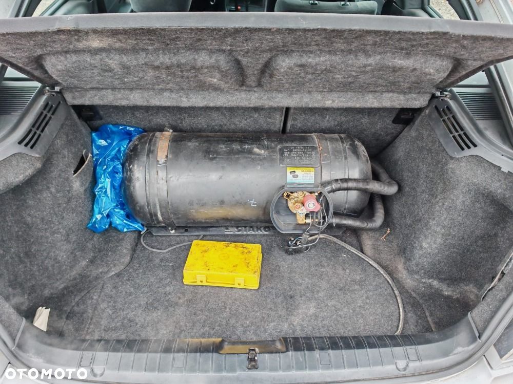 BMW Seria 3 318ti - 10