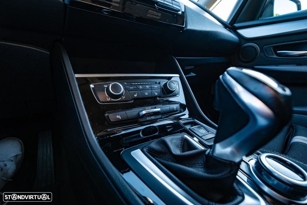 BMW 216 Active Tourer d Aut. Sport Line - 30