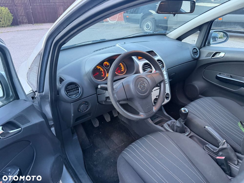 Opel Corsa 1.2 16V Cosmo - 12