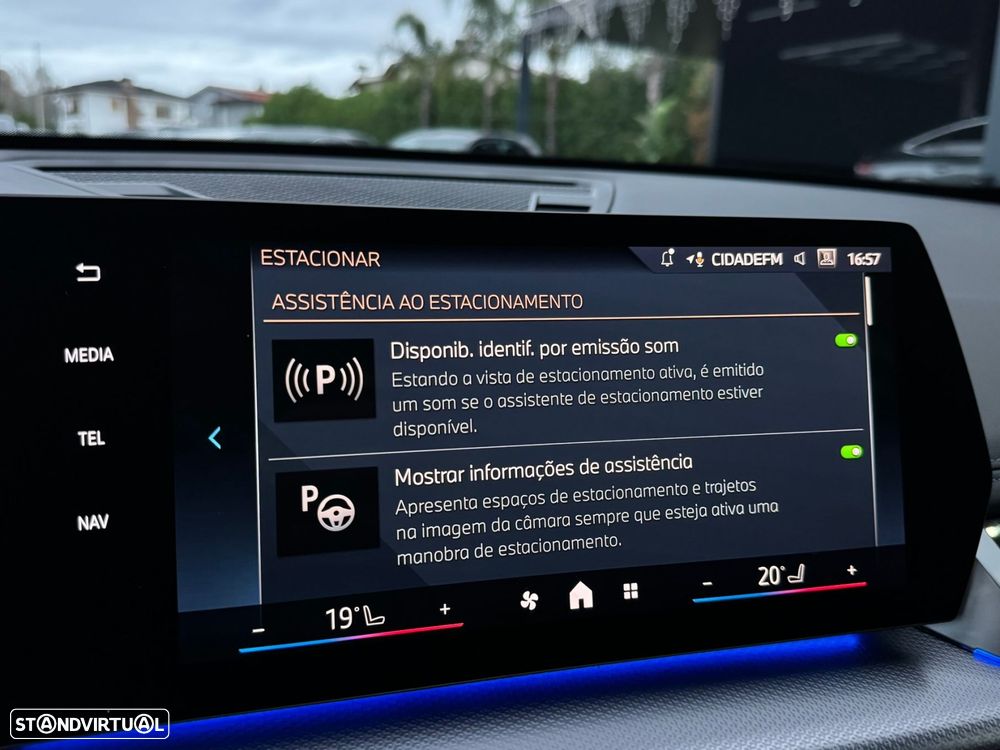 BMW X1 sDrive18d Pack Desportivo M - 57