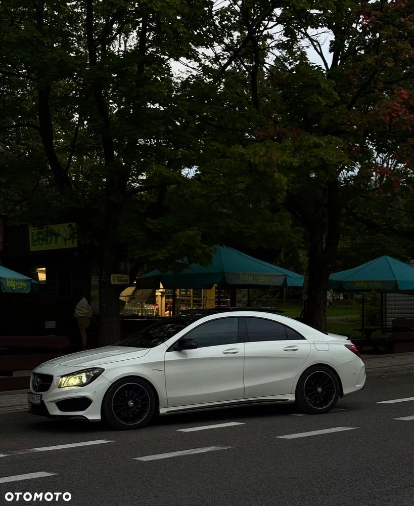 Mercedes-Benz CLA 250 4-Matic AMG Line - 17