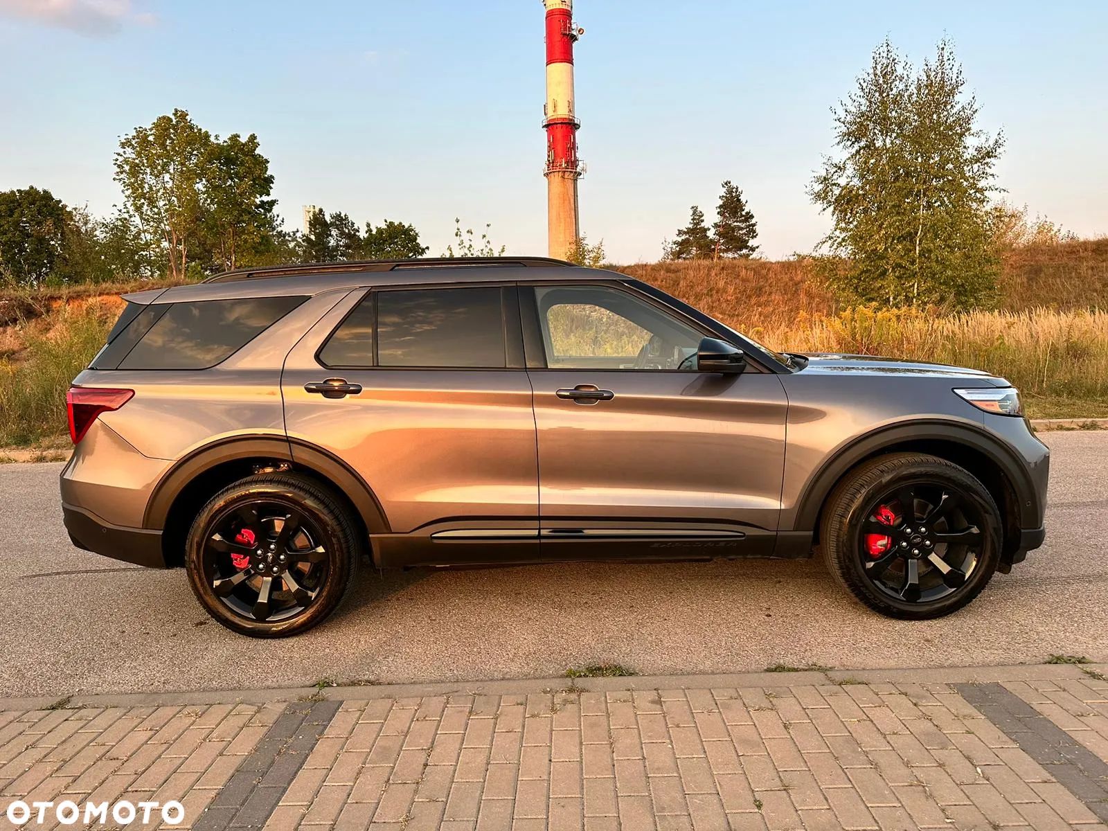Ford Explorer - 1