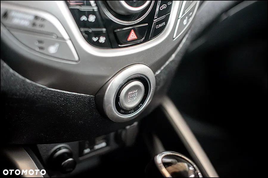 Hyundai Veloster - 28