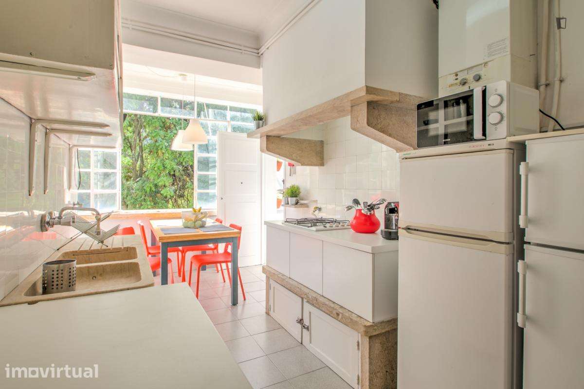 Quarto - localizado em São Sebastião Lisbon - Grande imagem: 2/15