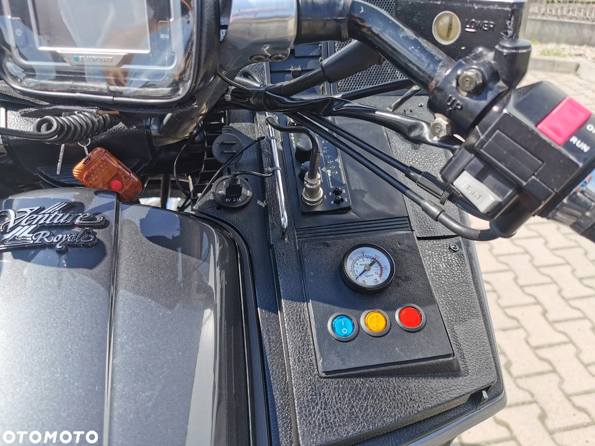Yamaha XVZ - 11