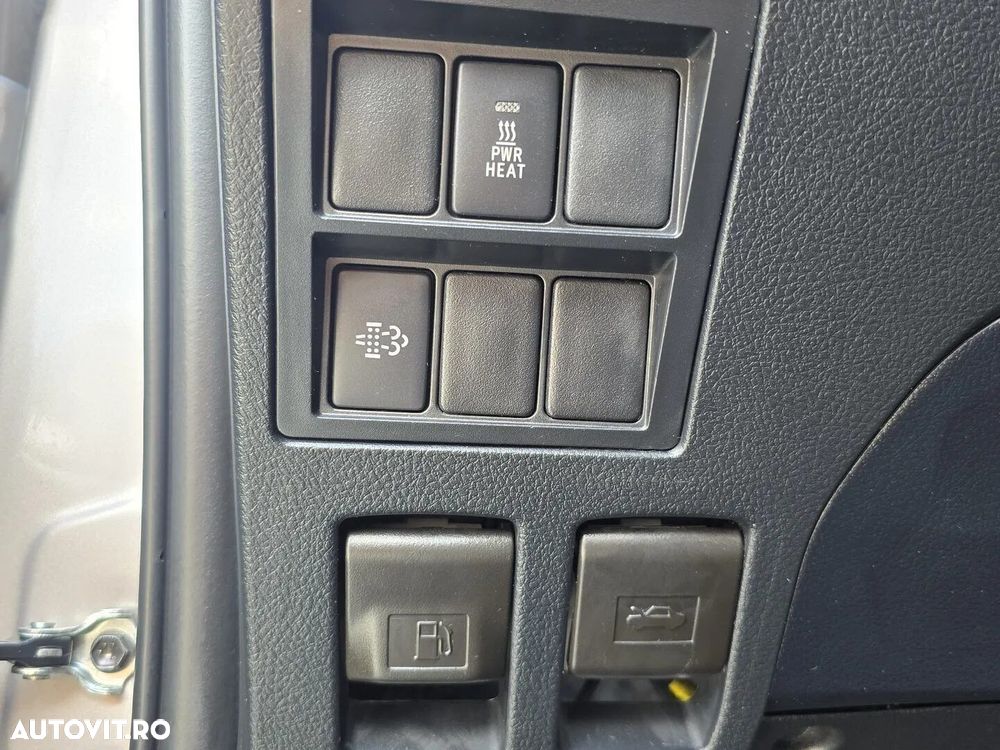 Toyota Hilux 2.4D 150CP 4x4 Double Cab AT Executive - 16