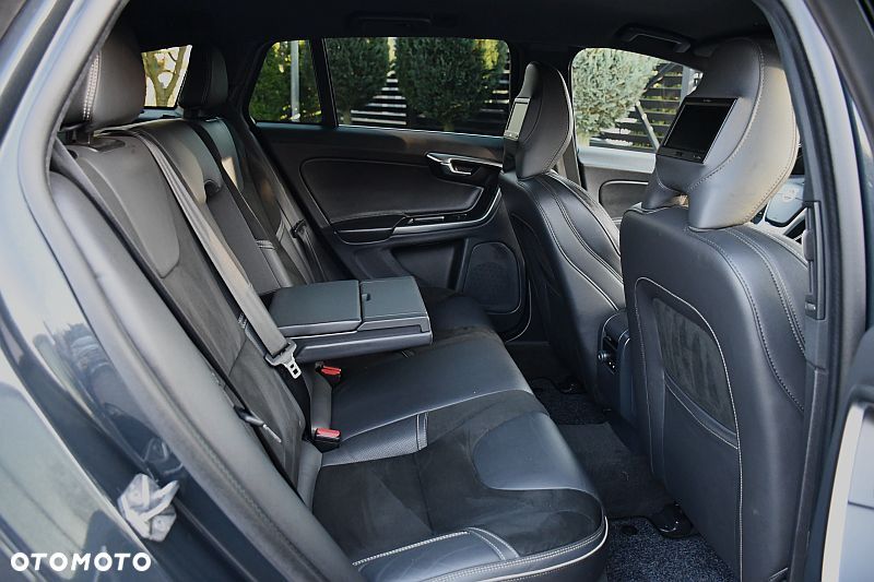 Volvo V60 D4 Geartronic RDesign - 25