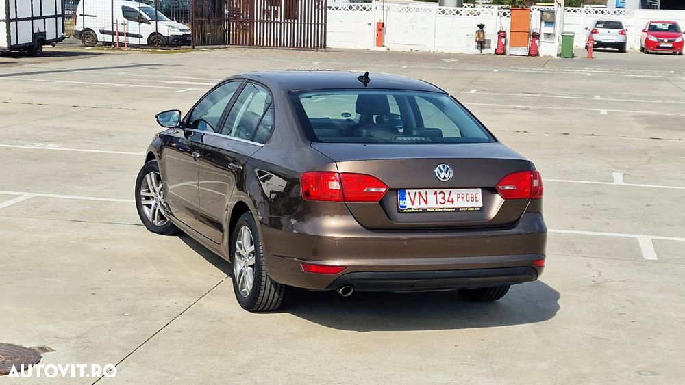 Volkswagen Jetta 1.6 TDI DSG Blue Motion Technology Life - 7