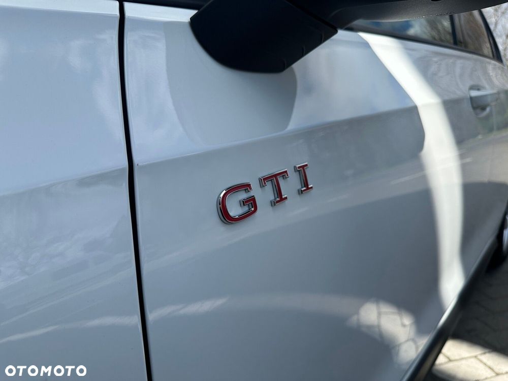 Volkswagen Golf - 35