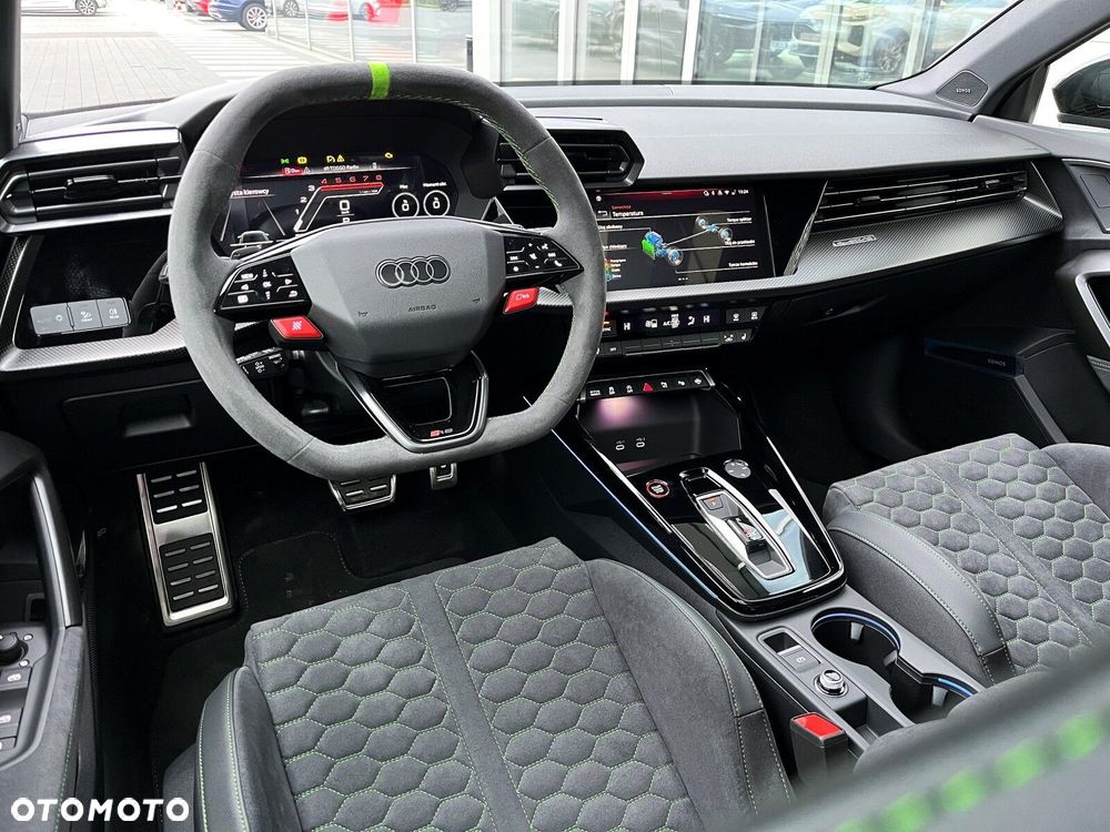Audi RS3 Limousine - 17