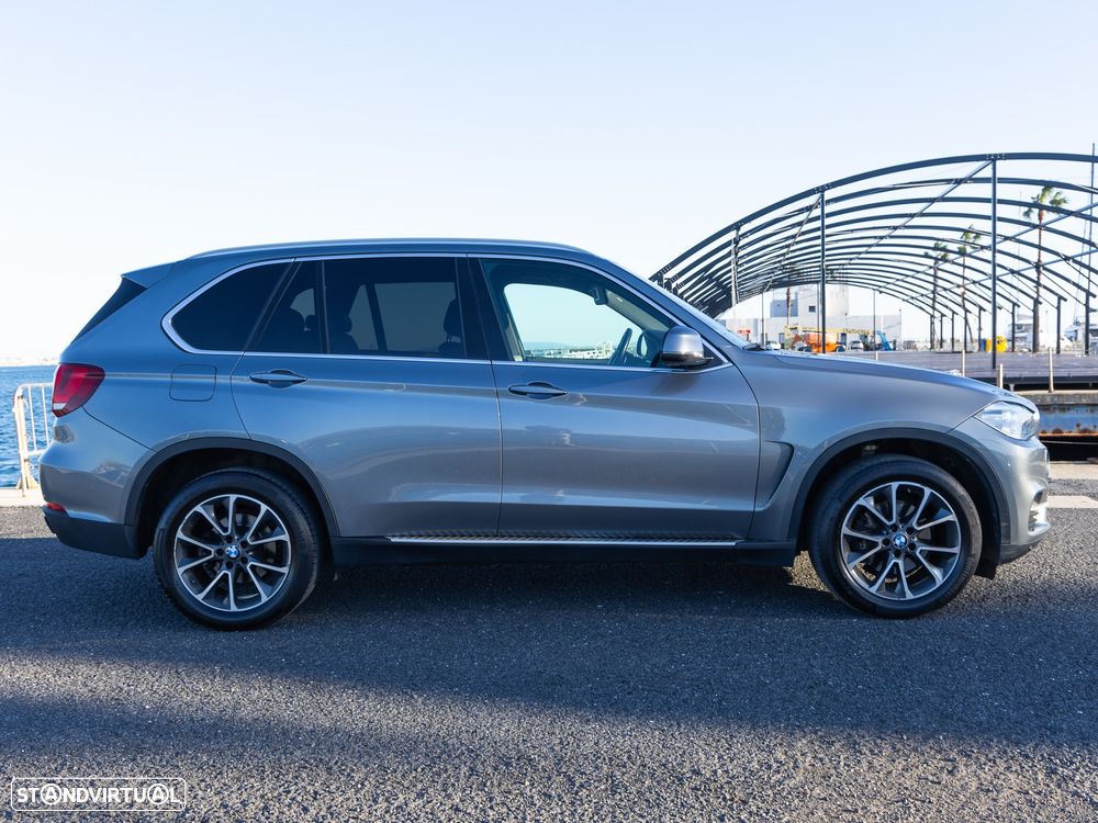 BMW X5 25 d sDrive Comfort 7L - 9